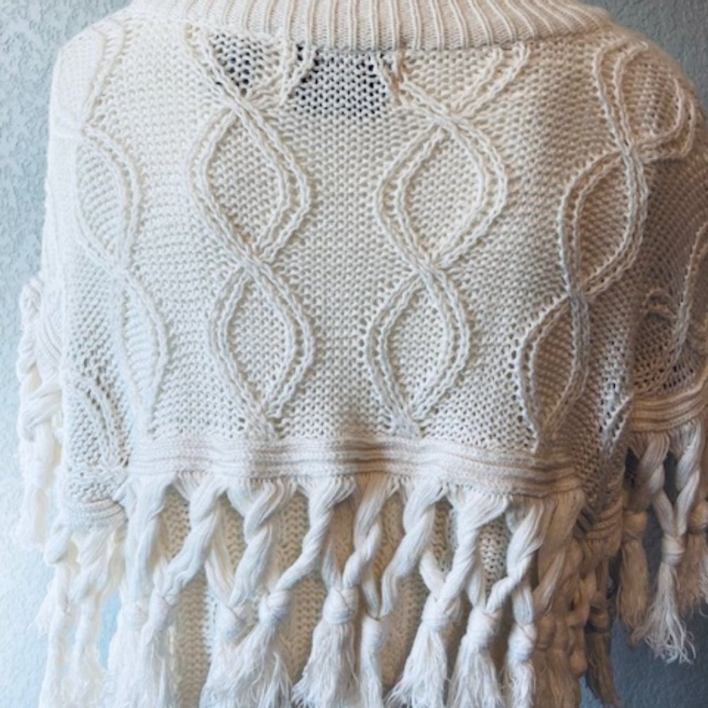 Sweater - Picture 5 of 9